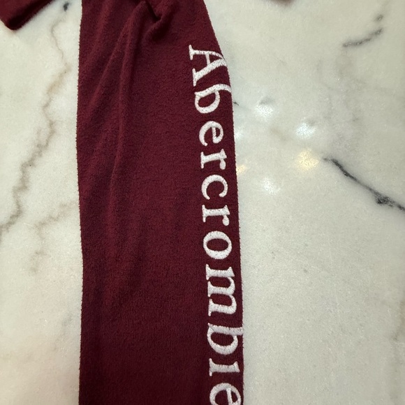 Abercrombie Kids Burgundy Long Sleeve Tee Size 9/10 - Picture 3 of 4
